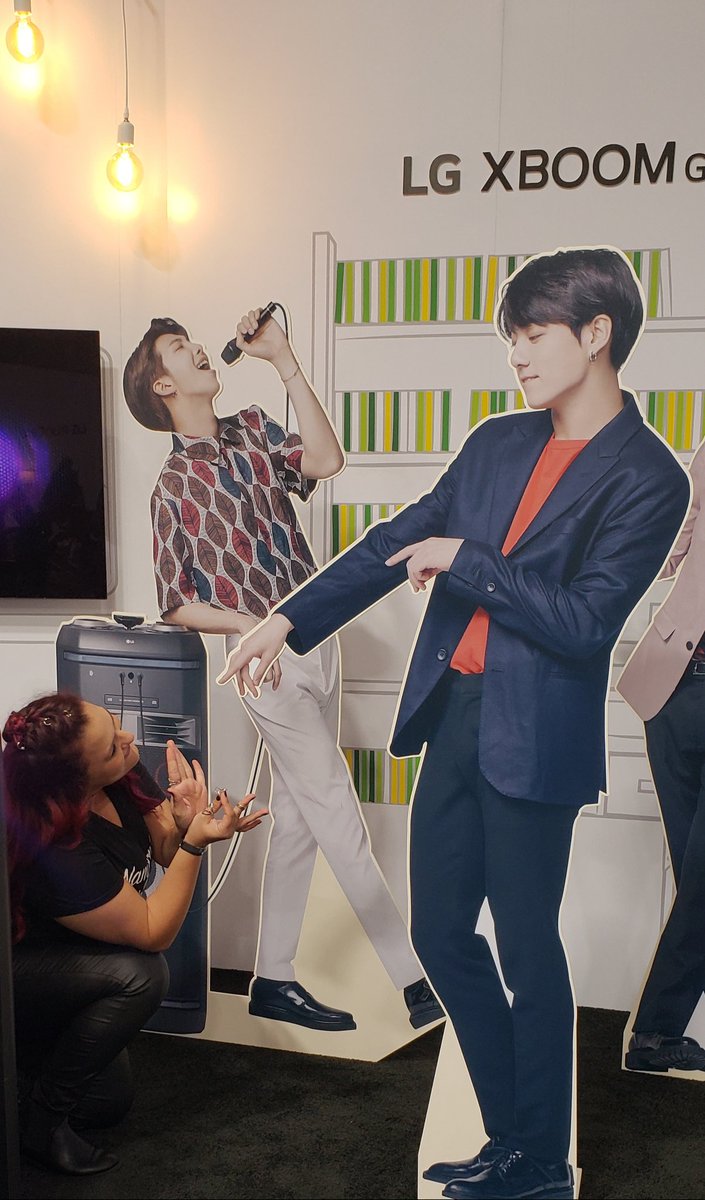 K_P0P_Addict's tweet photo. @BTS_twt #JUNGKOOK I have officially proposed. All you need to do is accept our love.#jungkooksnoona #comefindme #section329 #bts #BTSinNewYork #jeonjungkook #BTSatCitifield #BTSLoveYourselfTour https://t.co/ZuKUOH6n8S