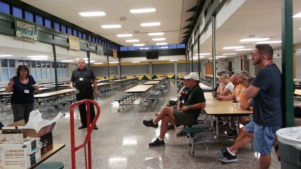 assuncao1st's tweet photo. So glad to be part of the leadership team at Family Fun Day at Chamberlain HS. Thanks Lake Mag. Methodist church! https://t.co/rQf2fb9POy