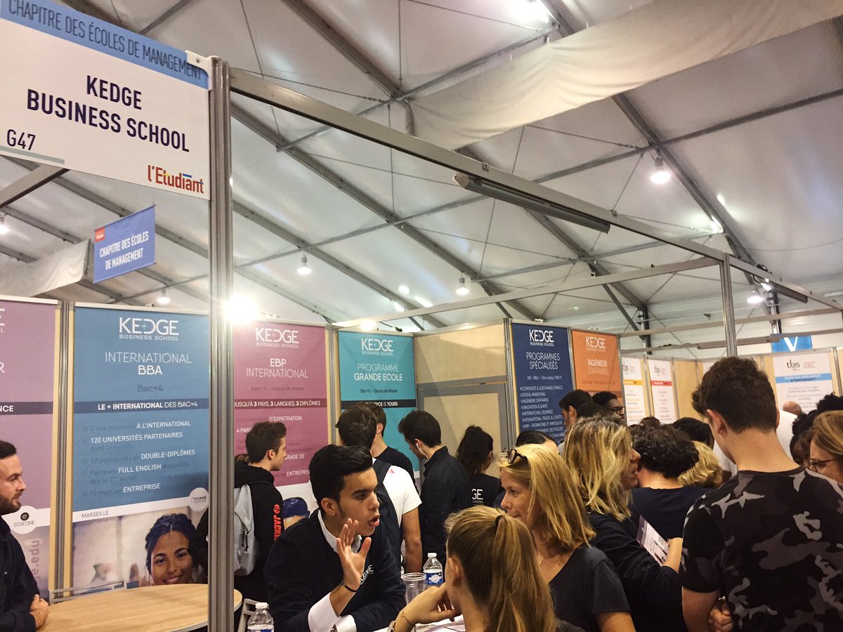 PerrineViaules's tweet photo. Stand @KedgeBS sur le Salon de @letudiant au #ParisEventCenter avec les étudiants ambassadeurs de la #Kedgency ! @letudiantsalon https://t.co/csj0T9gFz9