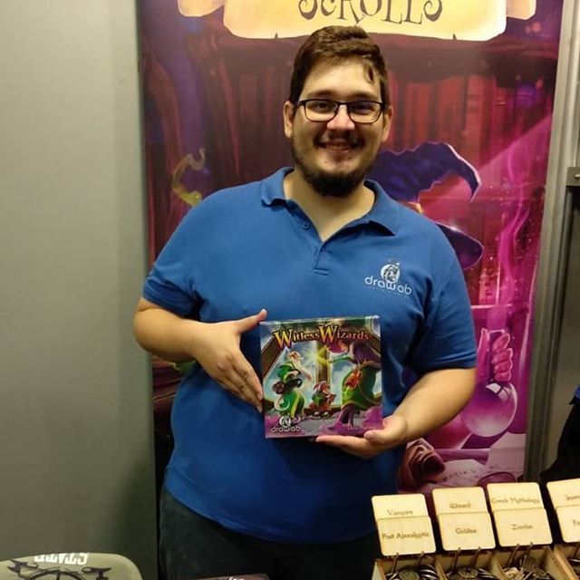 drawlab_ent's tweet photo. #witlesswizards production is now over and we are proudly showcasing the first copy we received from the manufacturer in #fantasticon2018 #boardgamesofinstagram #boardgames https://t.co/CJVsSjBxLZ https://t.co/OjrsmVDpFL