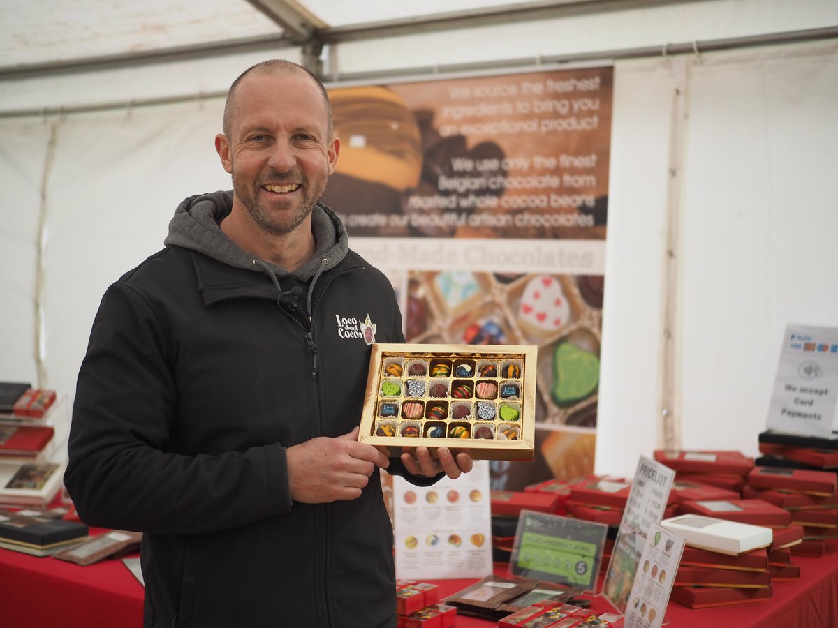 implausibleblog's tweet photo. Beautifully decorated handmade chocolates by Adrian from #LocoaAboutCocoa at @PowderhamFest at @PowderhamCastle #Foodies @visitsouthdevon #LoveChocolate #FoodBlogger #PowderhamFoodFestival #PowderhamFest https://t.co/KROwOJwGnO
