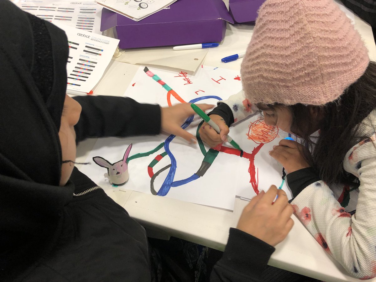 Carlitosi71's tweet photo. We had great fun doing #drawbots at @RedbridgeLibs @FunPalaces event today! @artefactors https://t.co/pmGKkx3BqV