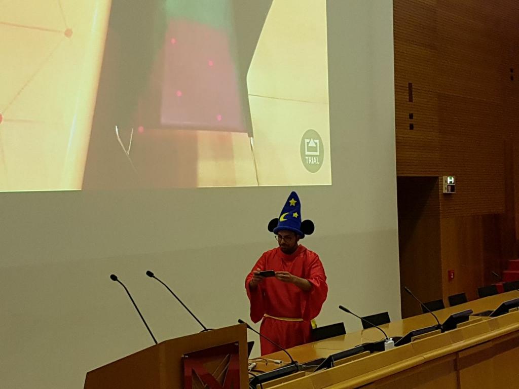 mik3lantoni0's tweet photo. #devfest #devfestmi18 #devfestmi #arcore is really magic #ar #nerdipity https://t.co/5k0gHuNy2O