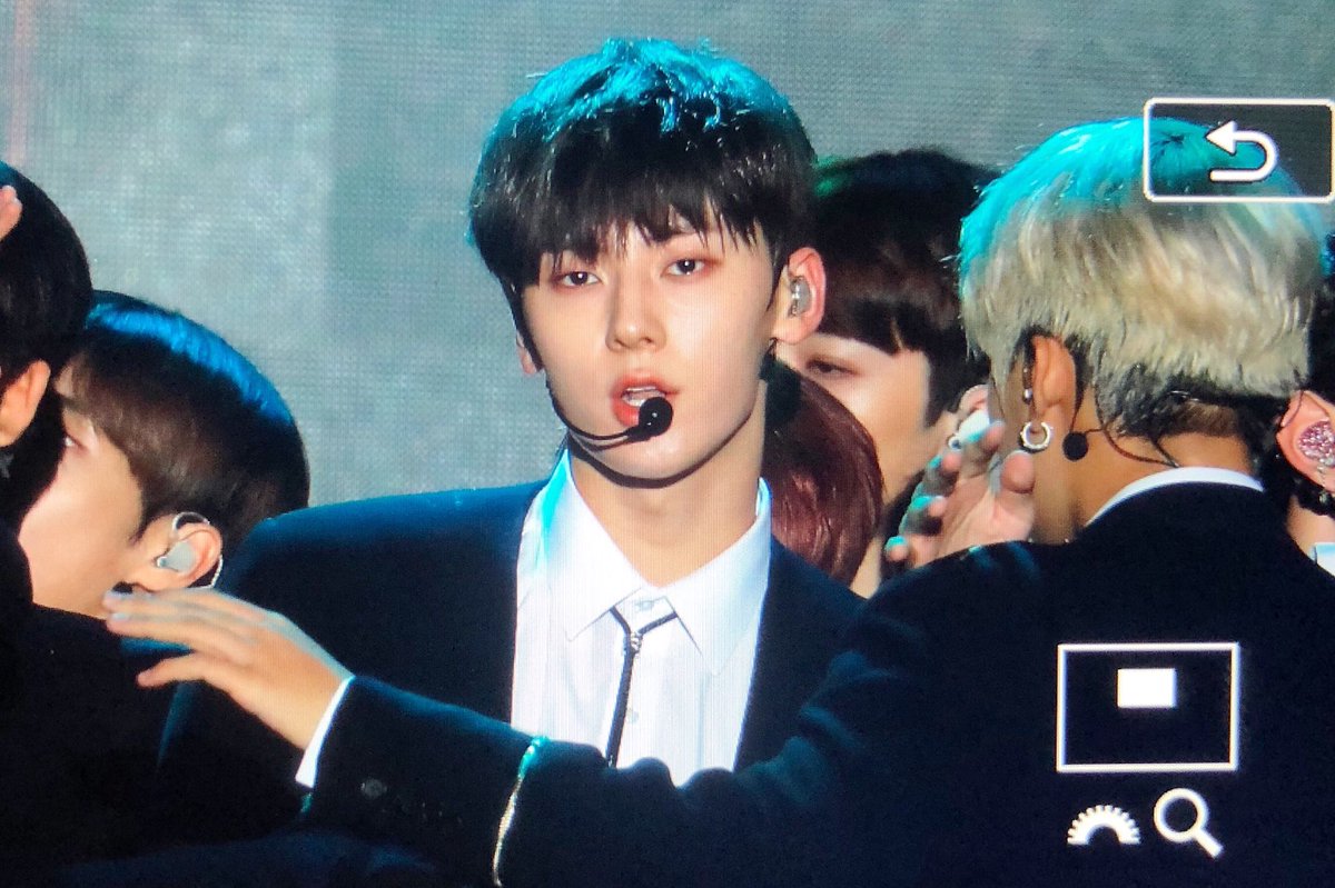 19950809____'s tweet photo. 181006 
#WANNAONE #워너원 #황민현 #민현 #HwangMinhyun #Minhyun https://t.co/WPSvTFmpr1