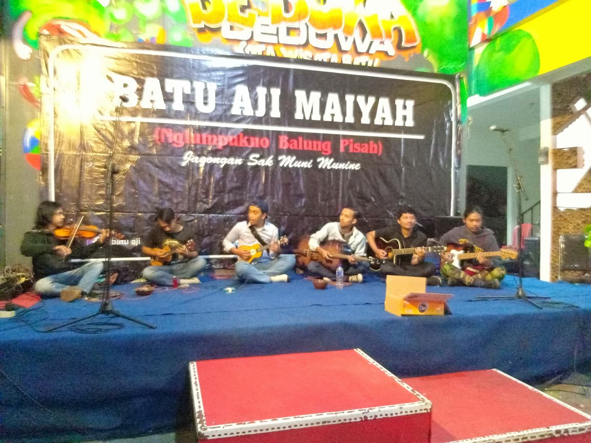 BatuAji_twt's tweet photo. #BASept #keroncongwukir #maiyahbatuaji #meiyahrelegi #aremaiyah #kendurisholawat #oborilahi https://t.co/uxpsvBWs1R
