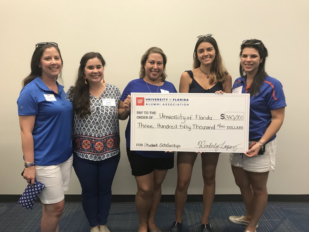 UFCaimanes's tweet photo. UF-AHA board members presenting the check to one of our scholarship recipients, Isabelle Oliver. #HAW2018 https://t.co/5e2nyacNVD