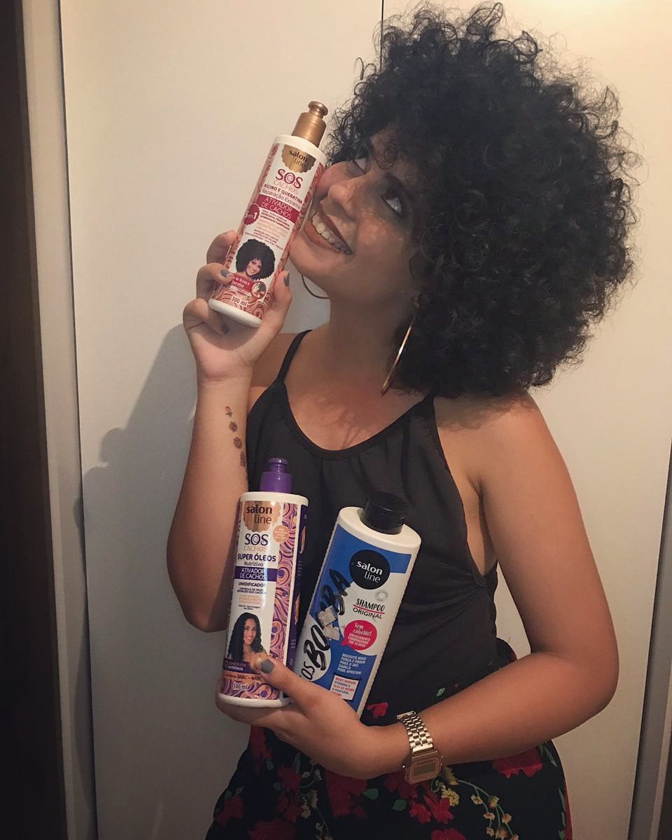 Kellyandraadee's tweet photo. FINALMENTE O TÃO PEDIDO VÍDEO SAIU 🙏🏻
Gravei um vídeo falando um pouquinho da minha transição e do crescimento, meu primeiro vídeo no canal e espero que gostem, prometo que o próximo vai ser bem melhor pessoal.❤️
Confere lá 
LINK: https://t.co/OUHRFjiSLr ( INSCREVA-SE NO CANAL) https://t.co/qYJYbFAEhH