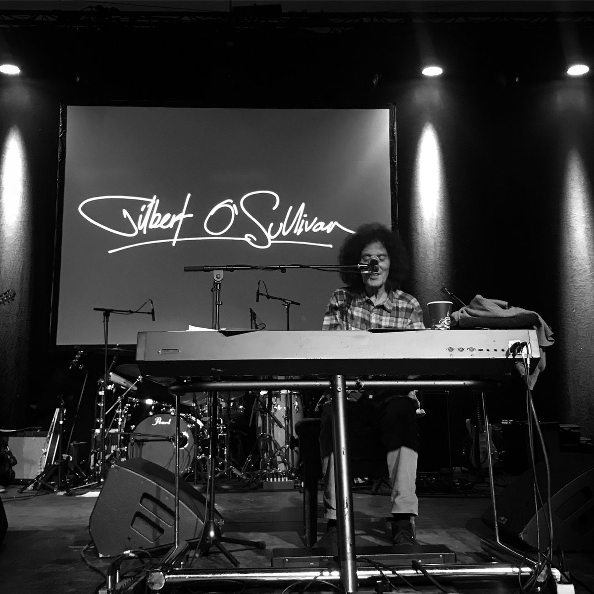 GilbertOSull_'s tweet photo. Soundcheck, Copenhagen
Showtime in 2 hours!
#docken #gilbertosullivan https://t.co/UWJNO7qDho