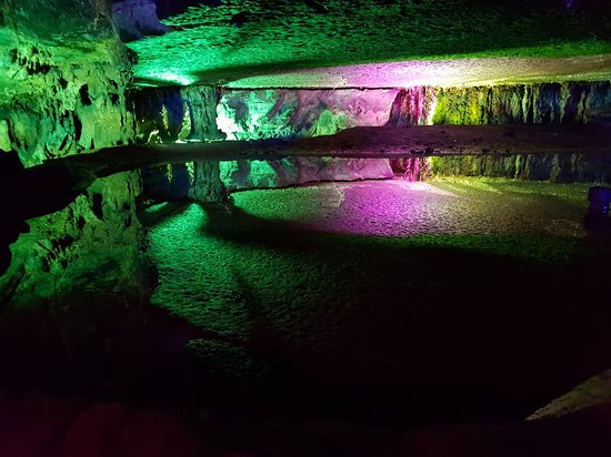 RefiloeShalang's tweet photo. Sudwala caves, the popular destination for visitors from all over the world who are looking for things to do or https://t.co/yl7ysUGVPS has the best refreshment ever.#2604 https://t.co/TpIGayBvwA