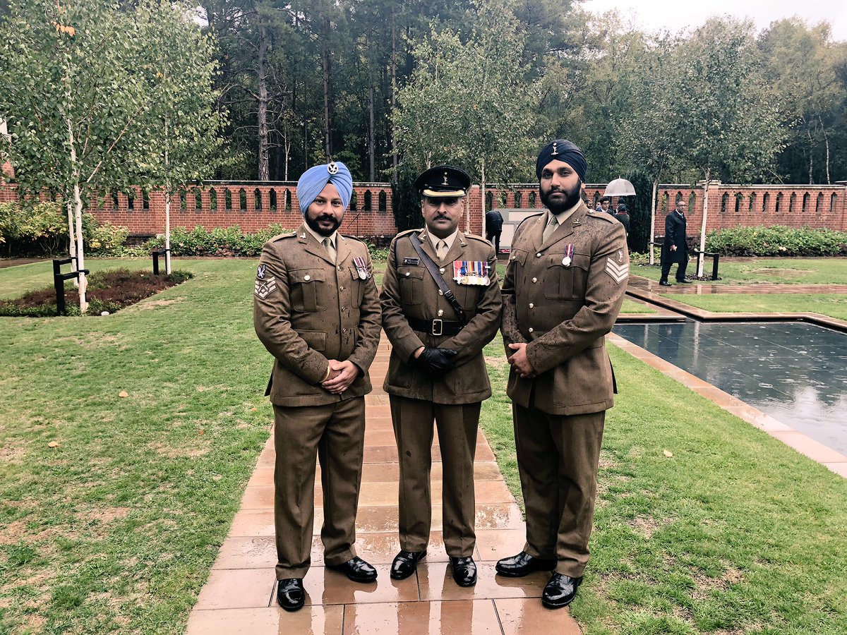 DefenceSikhNW's tweet image. Really honoured and privileges to be part of the commemoration service at Woking memorial garden. Thank you @TheAFMA for providing the oppertunity to remember the unknown forgotten hero’s. #NeverForget #11infantrybrigade  #homecommand #diversity #ww1centenary #armyaircorps