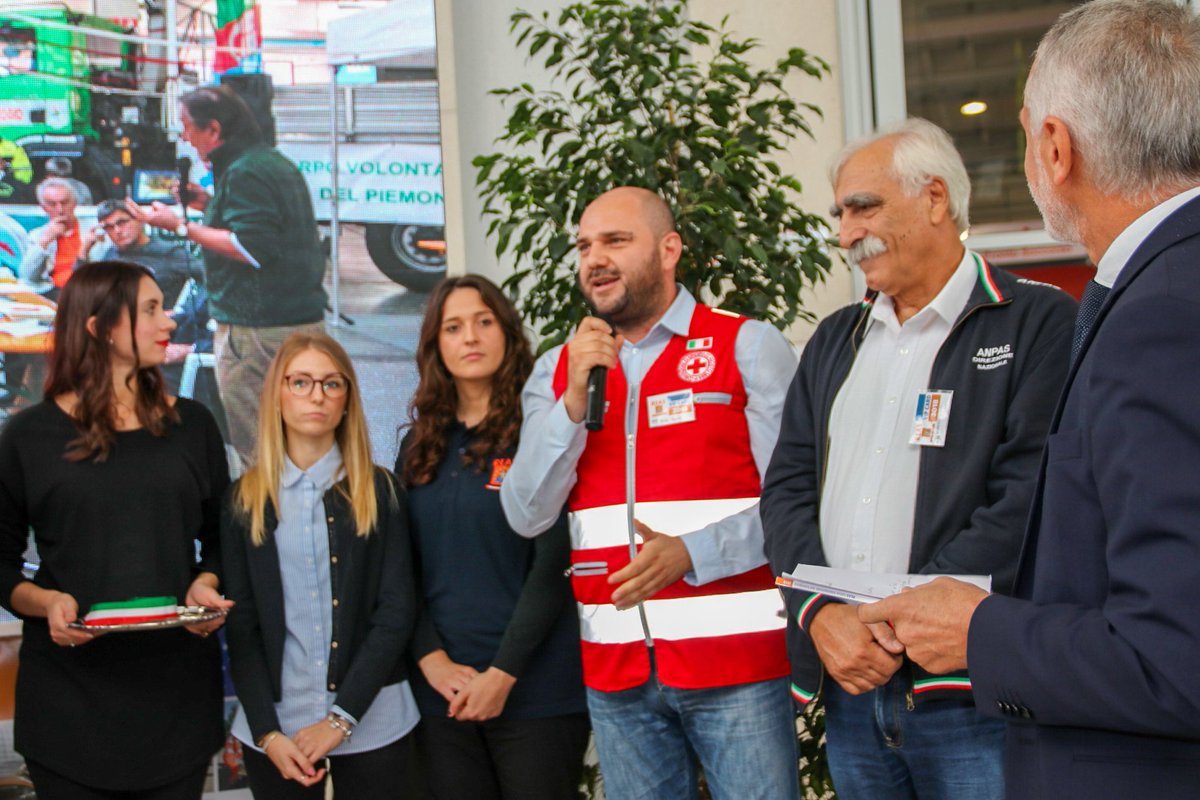 crocerossa's tweet photo. Anche quest'anno la #CroceRossa Italiana partecipa al #REAS2018, il Salone Internazionale dell'Emergenza. Formazione, workshop, incontri aperti al pubblico e tanti stand per conoscere più da vicino le attività della CRI. #UnItaliaCheAiuta https://t.co/0r2J3Nq32D