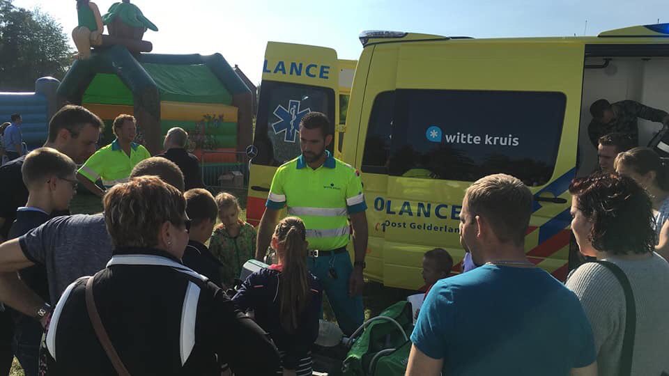 WolfAnthon's tweet photo. Geslaagde #112 dag @112Beurs @BrwVaassen @VNOGregio Veel belangstelling voor alles rondom #ambulancezorg #top @WitteKruisNL #dmvda https://t.co/vYiOQG1fmT