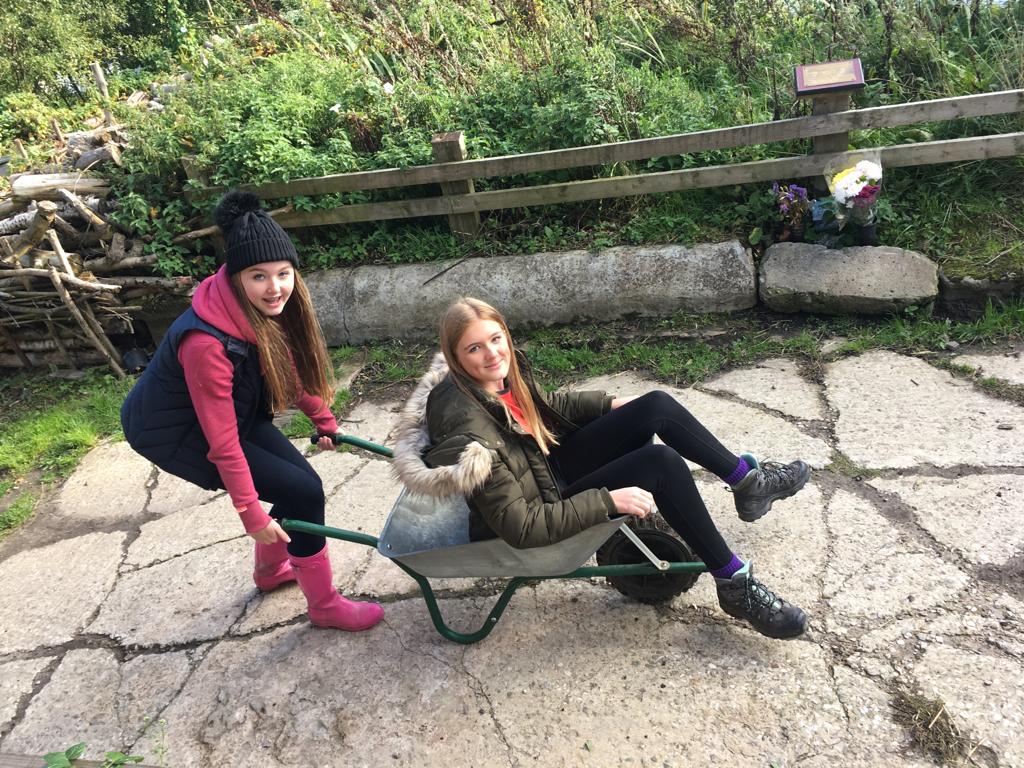 DianeEMelling's tweet photo. And well-needed wheel-barrow ride at the end of our ramble for children in need. @BBCCountryfile #cinramble https://t.co/WCPwmw4lAQ