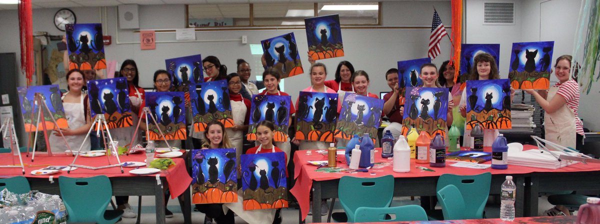 MrsKarenMcNally's tweet photo. 7/8 Canvas Club were the cats meow!! So proud of each of you! Xoxo #makeyourmark #middleschoolart #ITMMS #islandtrees https://t.co/vRWNh73MOO