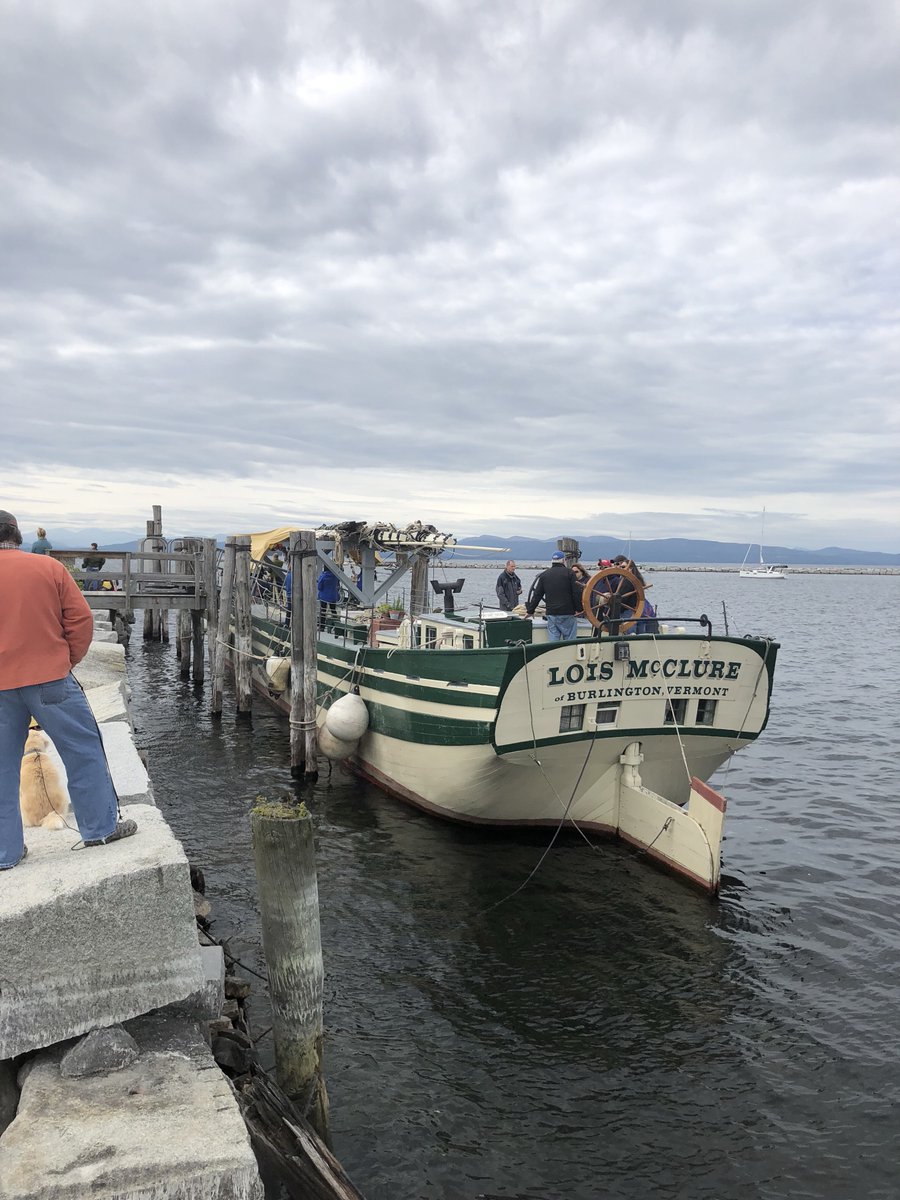 It’s a beautiful day at the Burlington Waterfront with rowing races and the return of the Lois McClure! 
#burlingtonvt #maritimemuseum #fall #perkinspier #batterypark #burlingtonboathouse