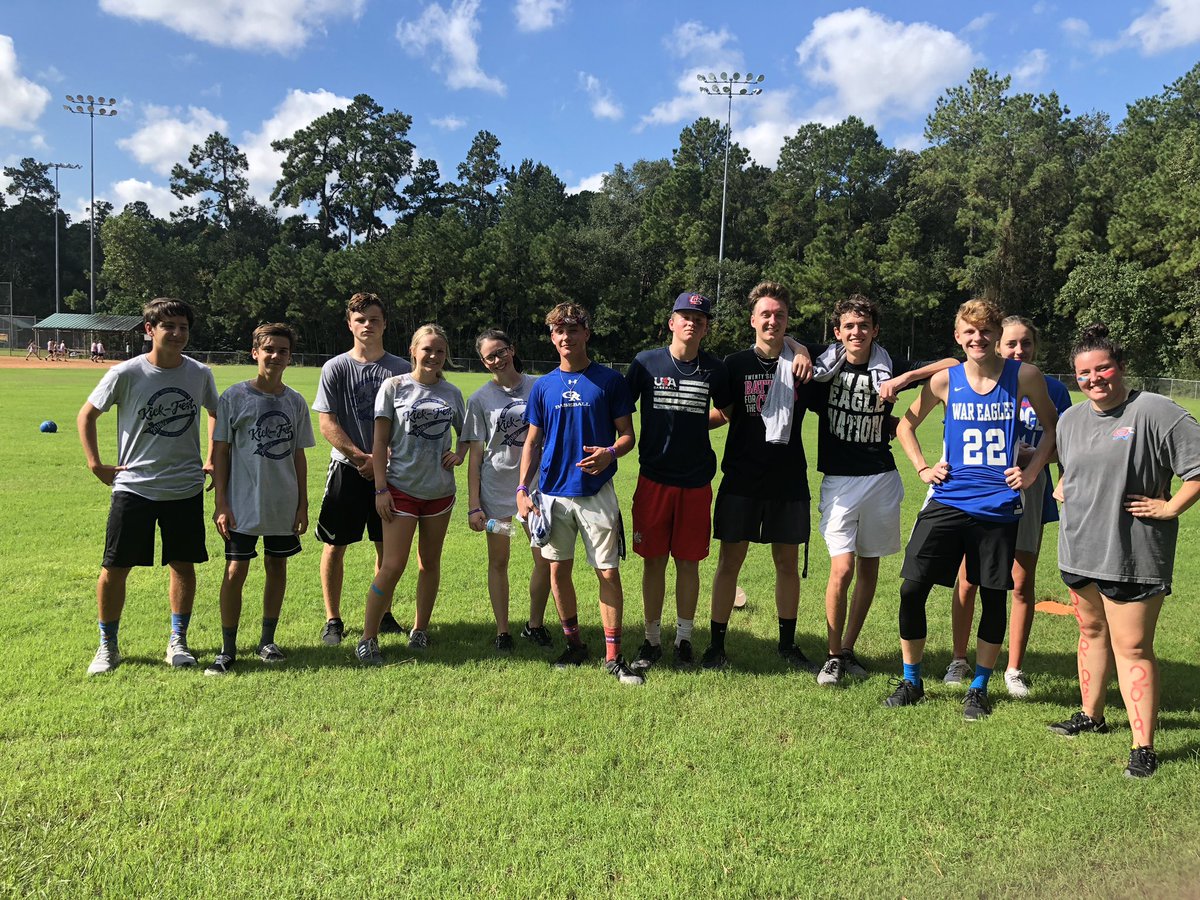 Mamauberagous's tweet photo. Playing for the WIN!!! Lots of fun & memories being made out here at KICKFEST 2018ππ Thankful for supportive friends near & far for helping fill this teamππΌππΌππΌ Oak Ridge in READY to playβ€οΈπ#KICKFEST2018 https://t.co/bFFqBB28aR