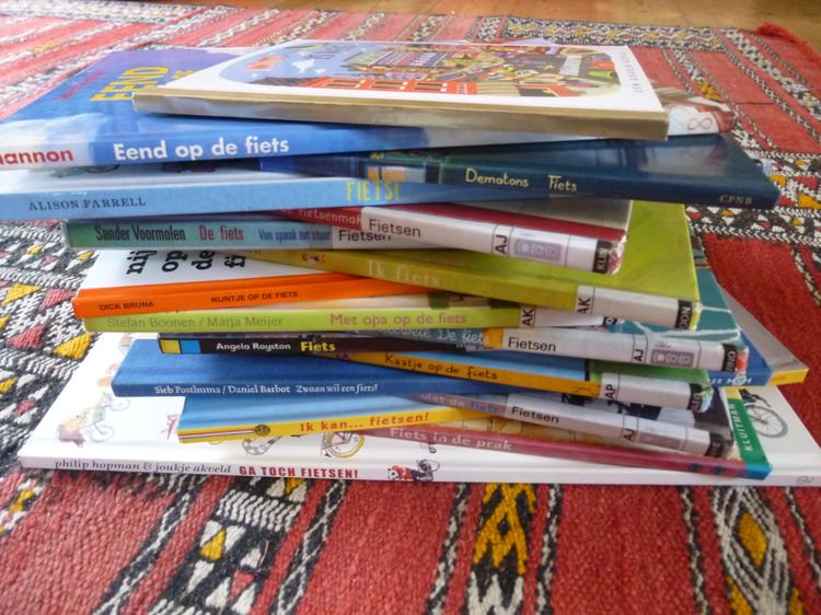 Annie leest voor! Kom jij woensdag 10 oktober luisteren naar allemaal Fietsverhalen?  Voor kinderen van 3 t/m 7 jaar. In het #HetLokaalBV om 15.00 uur. Dit is een van de vele activiteiten van het #keistadfietsfestival