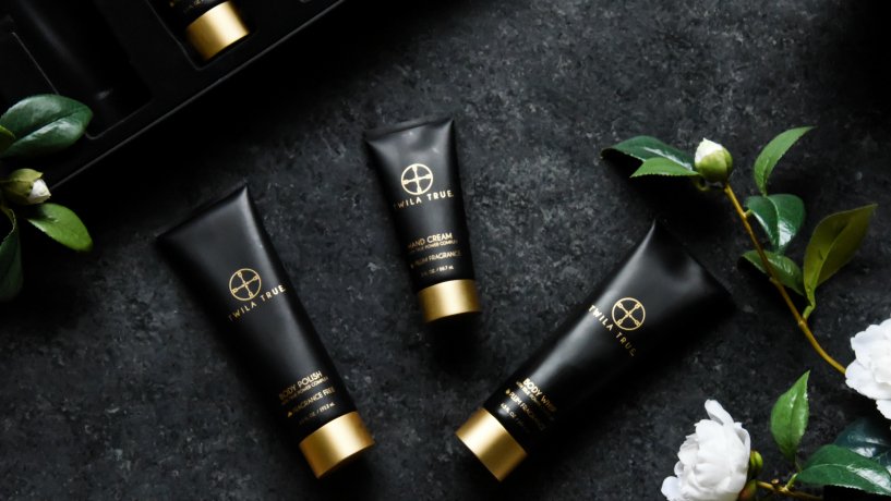 beautycounter's tweet photo. Twila True Beauty celebrates the beauty of the mind, heart, soul, and body, inspired by the wealth of cultural influences, bold colors, and precious native resources of the Oglala Sioux Pine Ridge Reservation. #ad https://t.co/hA2K7ODZ6n https://t.co/dQbrgVTSjy