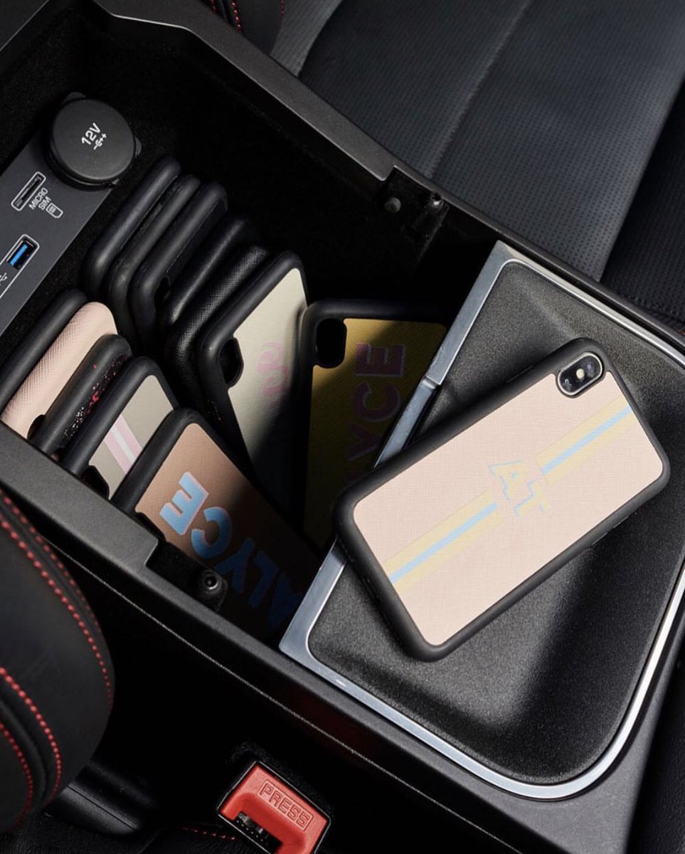 Driving around w/ @JaguarAUS &amp; you can never have too many phone cases on hand to match your #mood outfit &amp; gen #vibes 👚📱👗 #thedailyedited instagram.com/p/BolXUJZgBSR/…