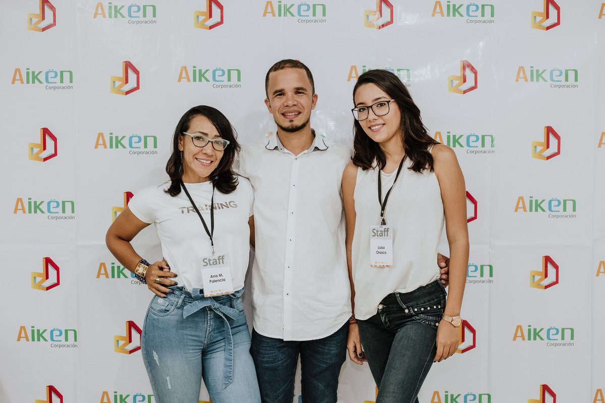 eDaysCo's tweet photo. El CEO y VP de @CorpoAiken, @42xys y @anamilepalencia acompañados de la líder de registro del evento, @Luisa_Orozco. https://t.co/d44gEFxsi1