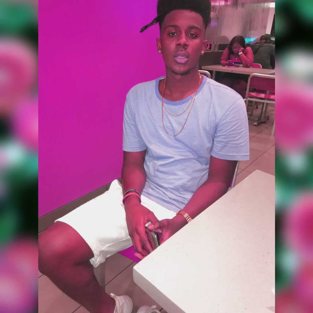 YungStewMusic's tweet photo. 20 Years Before I Realize I Do Not Have A Limit❗️
•
Thank God For Another Year, I’m Truly Blessed 🙏🏿
•
Cheers To MORE Life & MORE Music 🥃🔥
•
•
•
#YungStew #YungStew20th #DubClub #GloDay #105 #OctoberFifth #LibraGang #NewMusicOTW #LetsGetIt #FAMU #FAMUHC2K18 #GucciKodak https://t.co/vhqDQ6UML2