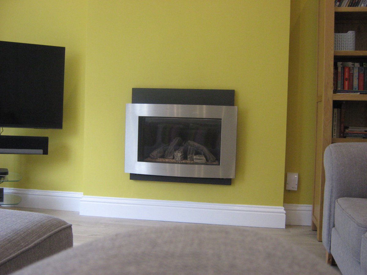 SCPainting's tweet photo. This week we completed a living room project using @crownpaints Mustard Jar and Canvas White Emulsions. #redec #painting #greatcolour https://t.co/ClM7vbPQlL