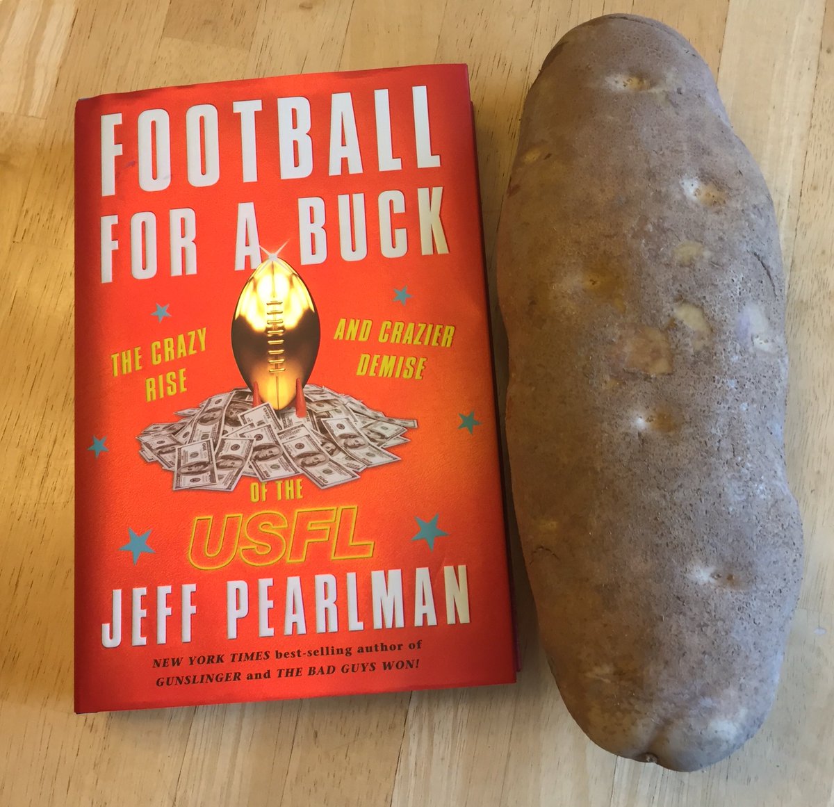 jtbrunelle's tweet image. USFL: Not “small potatoes”at all! The colorful story of this 1980s football startup is served by 6x @nytimesbooks best selling writer @jeffpearlman. I’m devouring this tasty mashup of crazy characters &amp;amp; ego-driven backroom dealmaking! #FootballForABuck #orderit #gobreakers