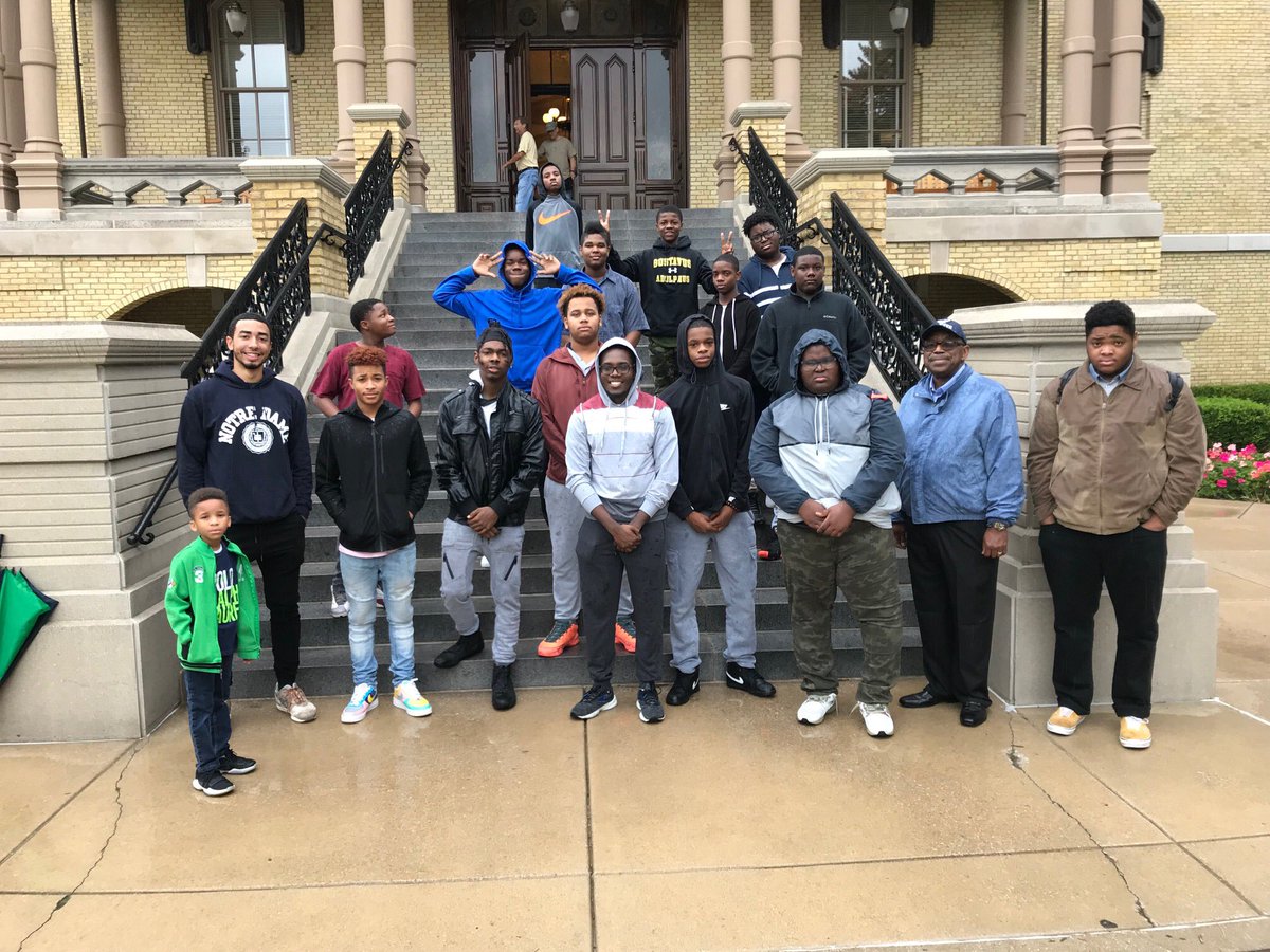 Wabruda's tweet photo. We had some new amazing guests on campus with us today✊🏿 https://t.co/6QFLGGy9dL