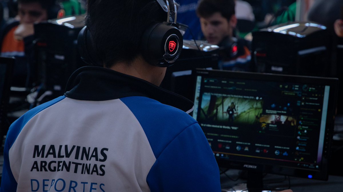 devaesportsarg's tweet photo. #RT | 🕹 Acá te compartimos algunas fotos de las finales regionales disputadas en Mar del Plata en el marco de los Juegos Bonaerenses 2018 🕹
.
.
#JuntosSomoseSports #eSports #DeportesElectronicos #JuegosBonaerenses2018 #EsportsEnLosBona #DevaeSports https://t.co/FARtV6iZYN