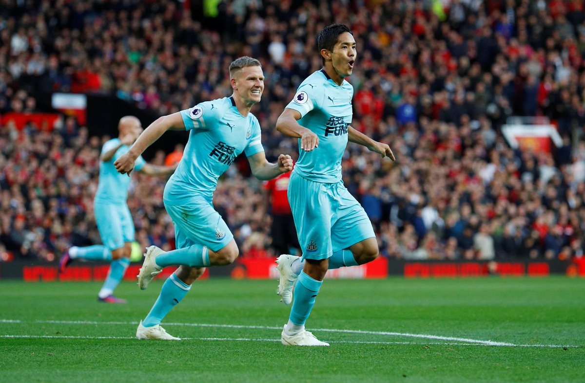 premierleague's tweet photo. Newcastle become the first team in #PL history to score twice against Man Utd at Old Trafford in the opening 10 minutes

#MUNNEW https://t.co/8gSvAsI2fO
