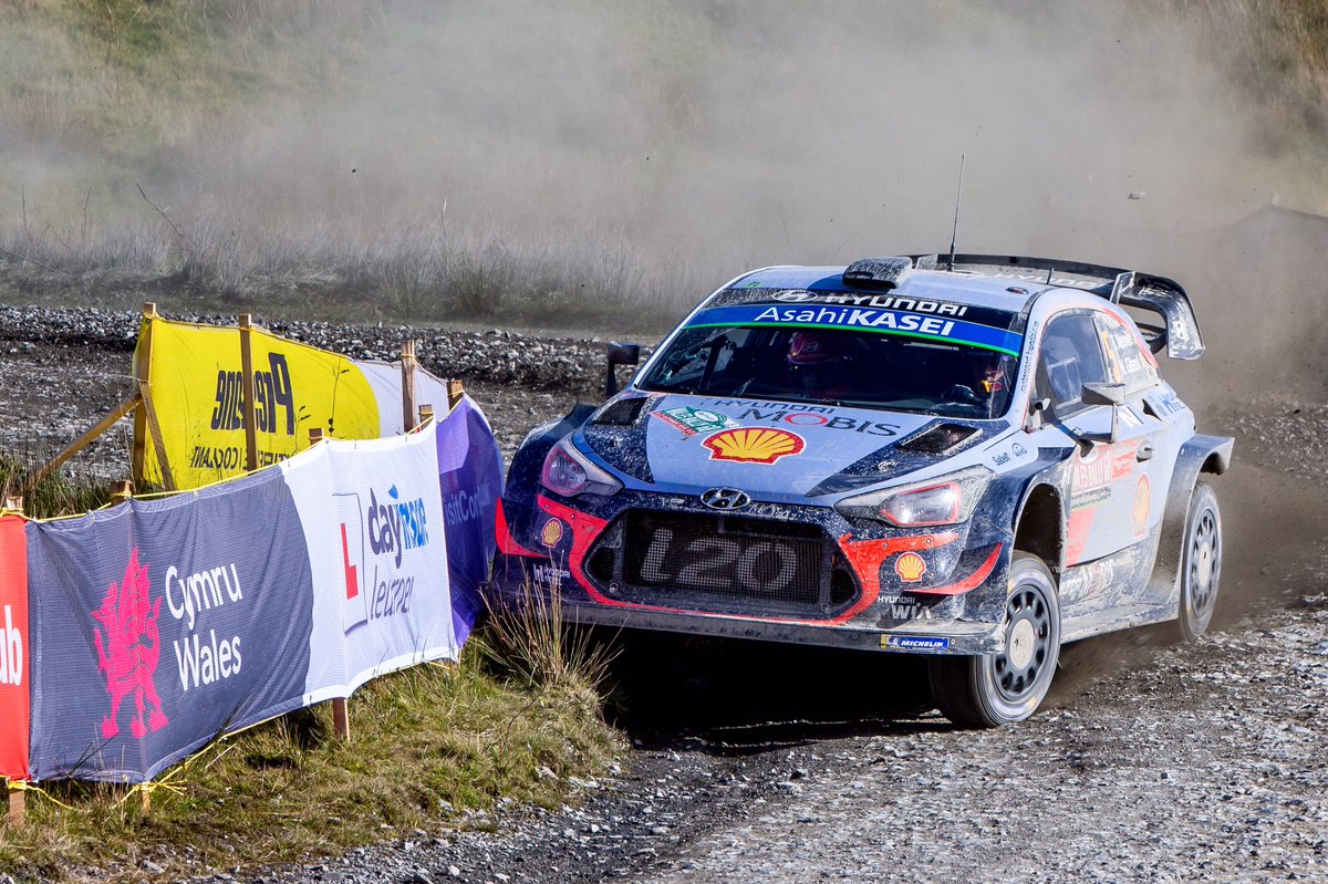 Sporturo's tweet photo. Fastest through @OfficialWRC @Dayinsure @WalesRallyGB SS15 Myherin @SebOgier in his @MSportLtd Fiesta. Also leads at the end of the days action #wrc #rally #rallying #worldchampionship #walesrgb #rallygb #wales #dayinsure #northwales #walesrallygb https://t.co/VQECdcdPUy