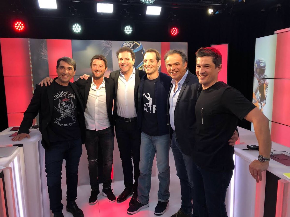 Eurosport_FR's tweet photo. Ce dimanche, venez à la rencontre de nos experts qui animent l’émission #DimancheMeca, dont @guyot94, @sebcharpentier ou @lionelrosso... au Pavillon 3 du @mondialmoto de Paris🚦🏍 ✌️🏁 #mondialmoto https://t.co/7W6RDZsOPV
