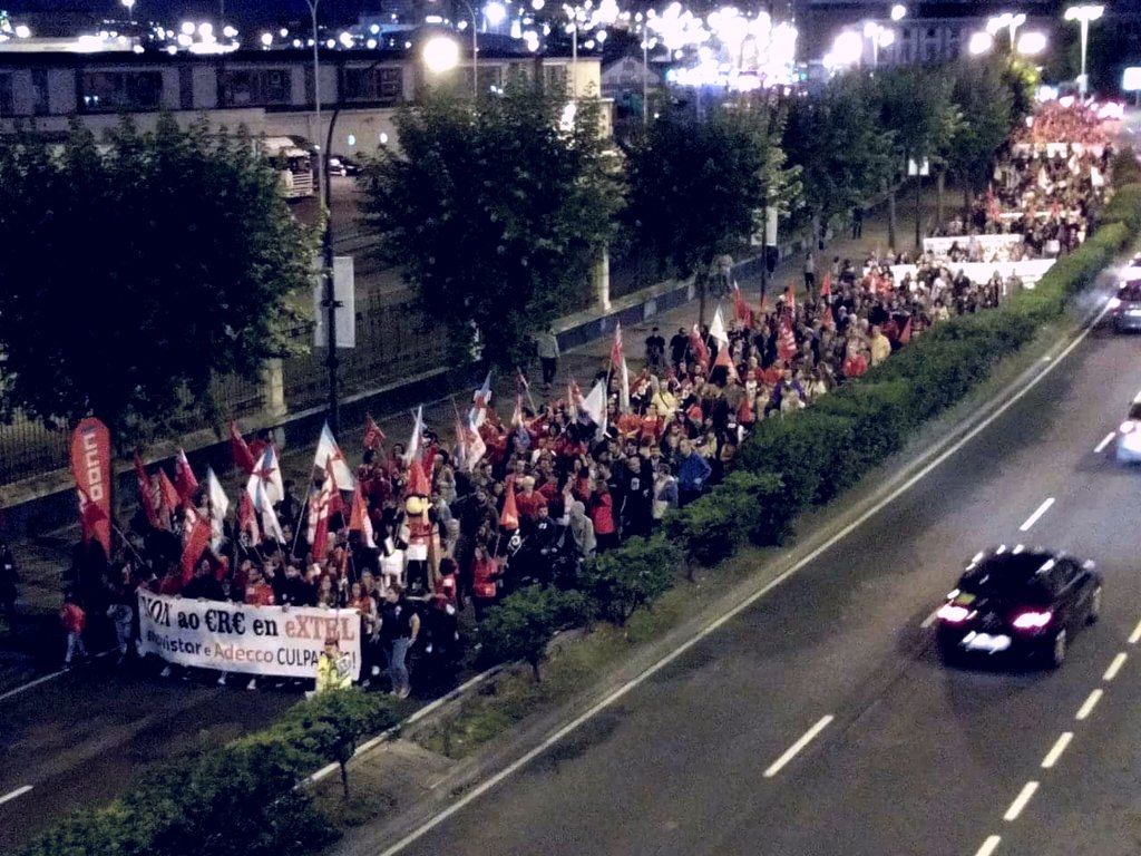 OLGAAC86's tweet photo. Hoxe fai dous anos que a cidade rebelde se volcou coas traballadoras e traballadores de #Extel 
Dignidade e orgullo ✊
#Coruña
@CGTEXTEL 
#MovistarExplota https://t.co/atJpocwVyo