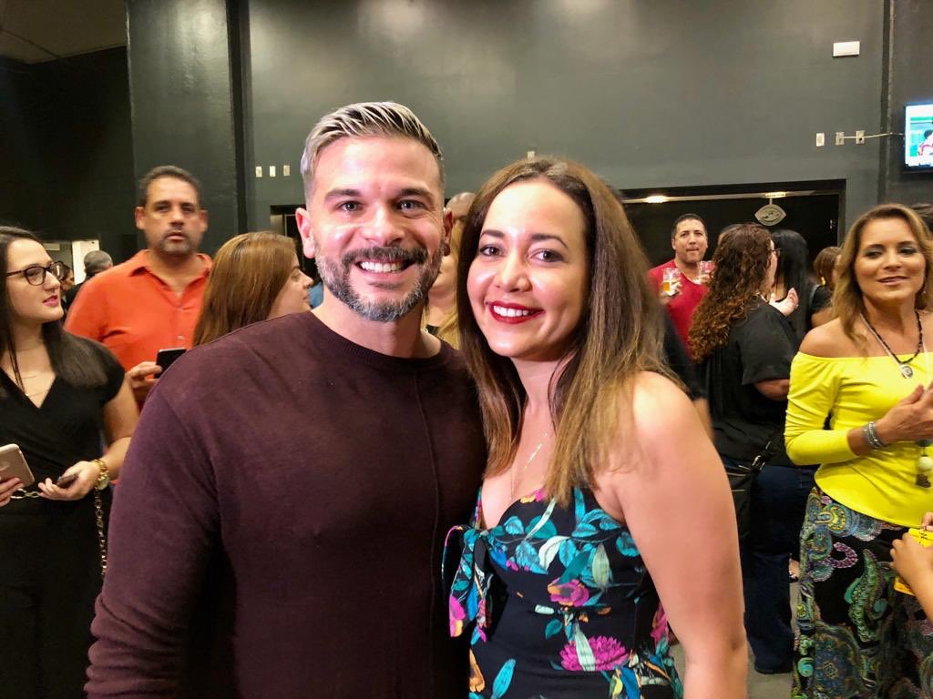 JennSerrano3's tweet photo. Anoche en el #KQLiveConcert compartimos un ratito con @pedrocapo Justo el mismo día que lanzó el remix de su sencillo #Calma #CalmaRemix 🙌🏻✨ https://t.co/7rD3HJ2zkG