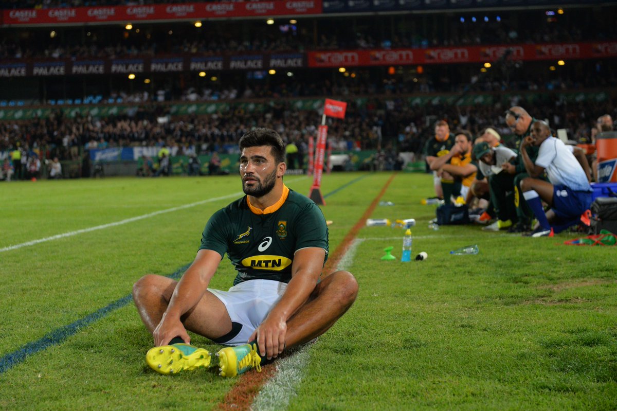 Springboks's tweet photo. Joy and glory for one. Pain and agony for the other. #Springbokgameday @MTNza @ASICS_ZA @FNBSA @CastleLagerSA https://t.co/EbfEQl51Ah