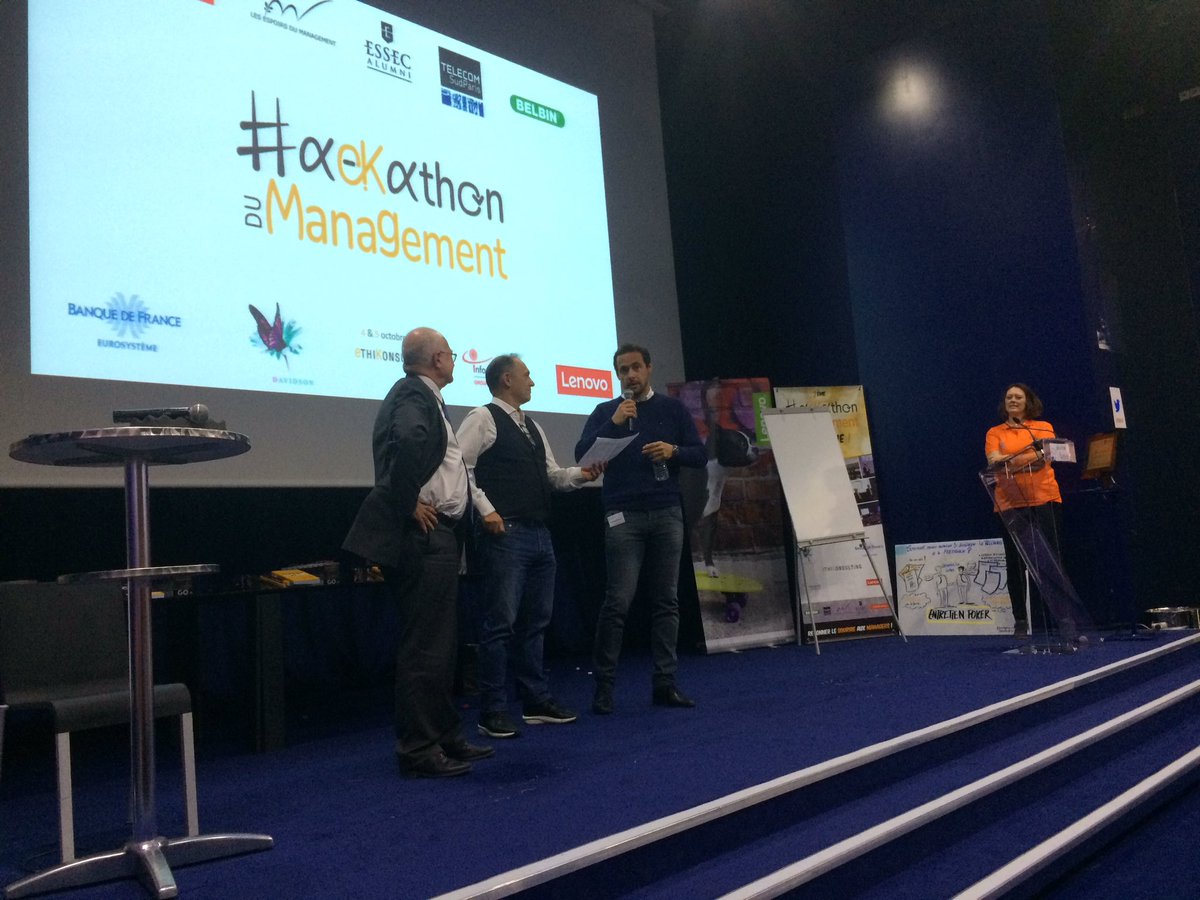 isareym's tweet photo. Clôture du 2e #hackathon du #management par @Vinvin @Freymillet #BDF #DSI #bertBailly #HDM18 https://t.co/lEih2CyYCH