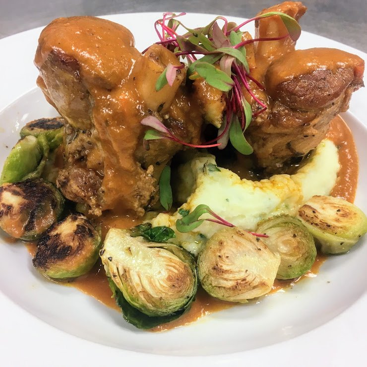 Sun_Singer's tweet photo. Last Night....Oktoberfest! These shanks are amazing...Prost!
https://t.co/OmrtdWxzfv
#cu4lunch #cu4brunch #cu4dinner #eatdrinksunsinger #eatsunsinger #drinksunsinger #eatlocal #sunsingersaturday https://t.co/Yh0gVlSNC3