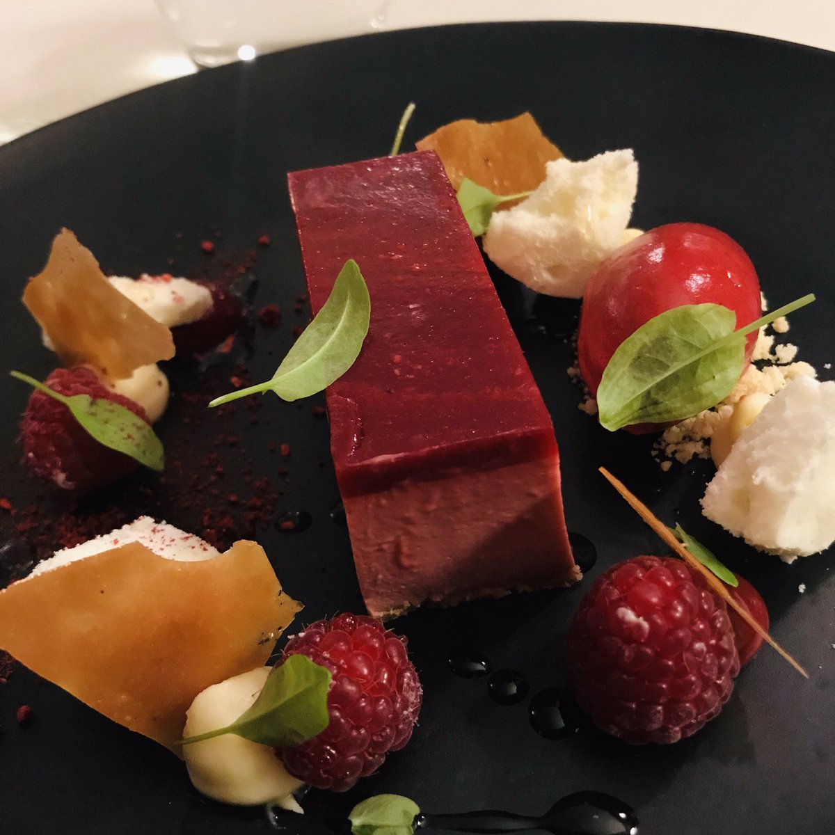 Elinor Perry tweet media