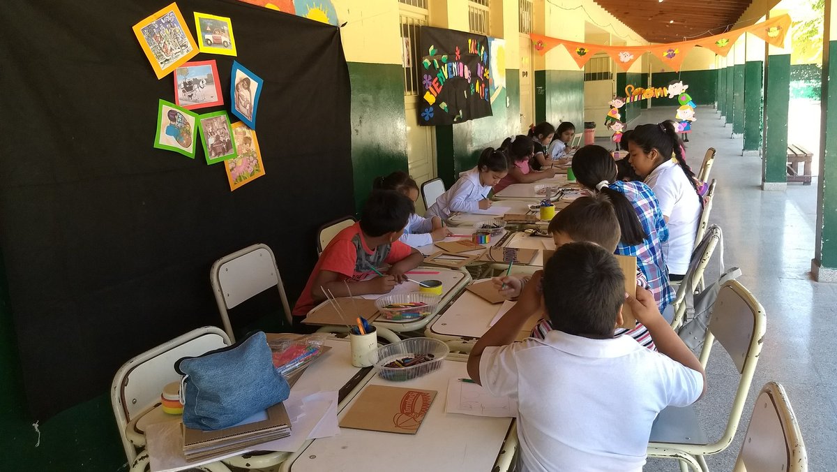 hatsepsut70's tweet photo. 🎨Hermosa #JornadaDeLaFamiliaEnCPPS  🎨 Taller de Arte 🎨Esc. Gauffin @artydance23 @aniberruezo @UrtubeyJM @patriciapinasco @FerSiarezEa @AlancayDel @SilvanaAyllon @fguillesaavedra @patoantezana @adeprogresivo @SDelCastilloNoe @Rodrigocuervo10 https://t.co/yVvRwazXGL