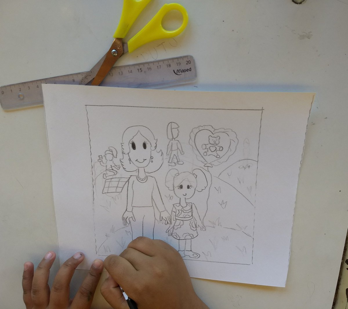 hatsepsut70's tweet photo. #JornadaDeLaFamiliaEnCPPS 🎨Mi familia 💖 Retrato familiar🎨 Taller de Arte🎨Esc. Gauffin @artydance23 @aniberruezo @UrtubeyJM @patriciapinasco @AlancayDel @FerSiarezEa @SilvanaAyllon @matiaszaki16 @YanilMarisol @adeprogresivo @HERMOSALUI https://t.co/OMkLA7yG88