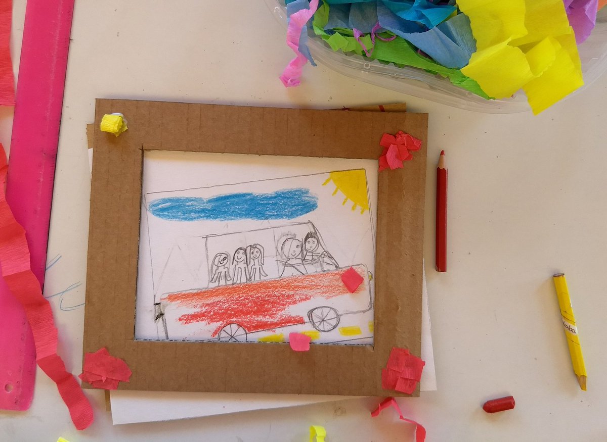 hatsepsut70's tweet photo. #JornadaDeLaFamiliaEnCPPS 🎨Mi familia 💖 Retrato familiar🎨 Taller de Arte🎨Esc. Gauffin @artydance23 @aniberruezo @UrtubeyJM @patriciapinasco @AlancayDel @FerSiarezEa @SilvanaAyllon @matiaszaki16 @YanilMarisol @adeprogresivo @HERMOSALUI https://t.co/OMkLA7yG88