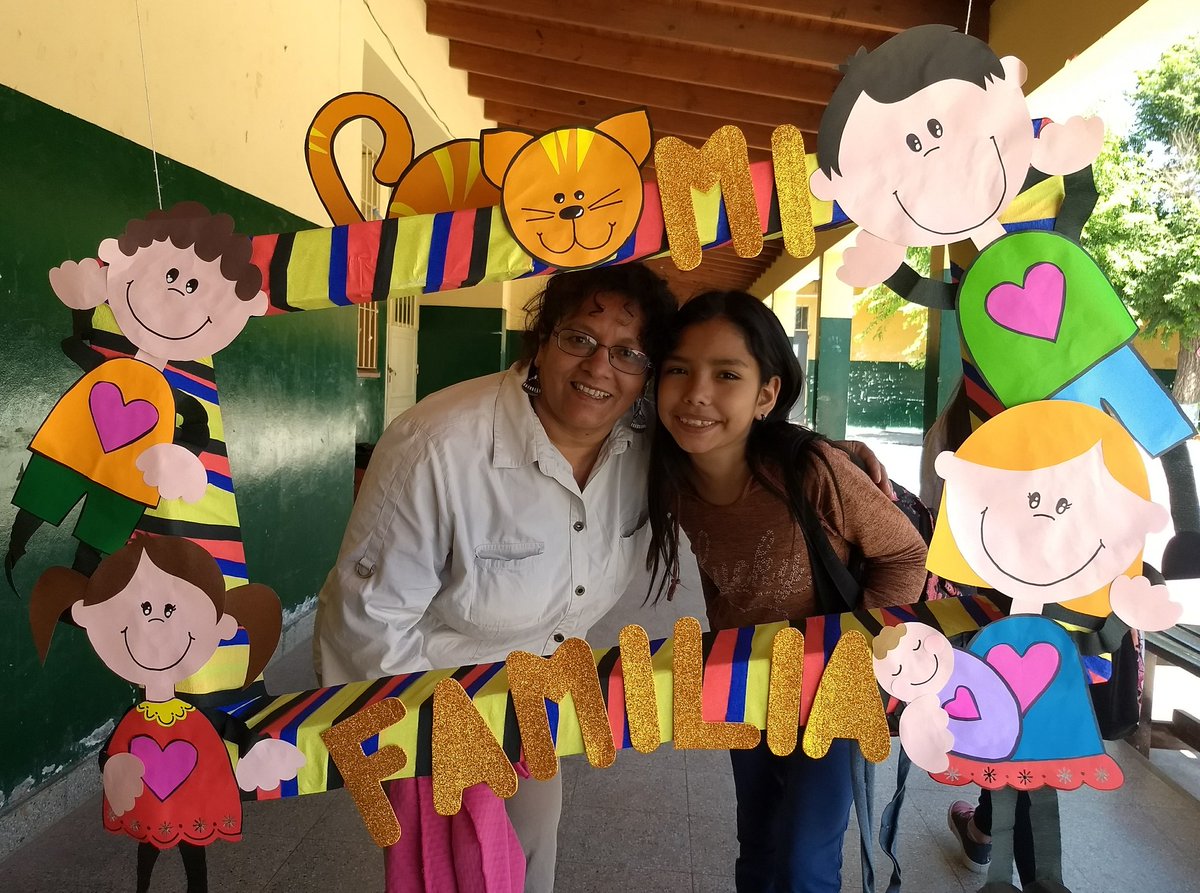 hatsepsut70's tweet photo. #JornadaDeLaFamiliaEnCPPS 💖Mi Familia💖🎨Taller de Arte🎨Esc. Gauffin🎨 @artydance23 @aniberruezo @UrtubeyJM @patriciapinasco @fguillesaavedra @FerSiarezEa @AlancayDel @SilvanaAyllon @adeprogresivo @SDelCastilloNoe @diegojamoreno @jnbejarano https://t.co/11O1kXPgyM