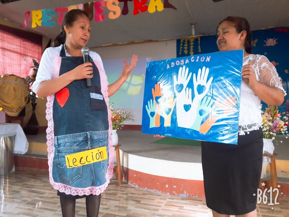 KathiluRamirez's tweet photo. DM Oxapampa #PreTrimeatral Gracias a Dios por nuestras maestras comprometidas con las nuevas generaciones @YudyVilladeRome @AdventistasMAC https://t.co/DEPFXTDkjH