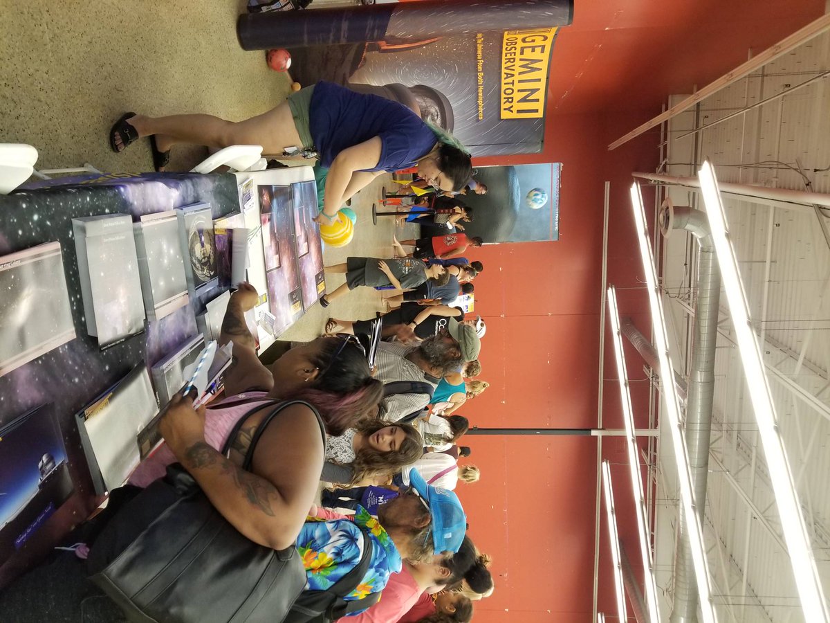 GeminiObs's tweet photo. Meet us at the Kona Commons for AstroDay West Hawaii! #AstroDay2018 https://t.co/VQAxYQuw0K