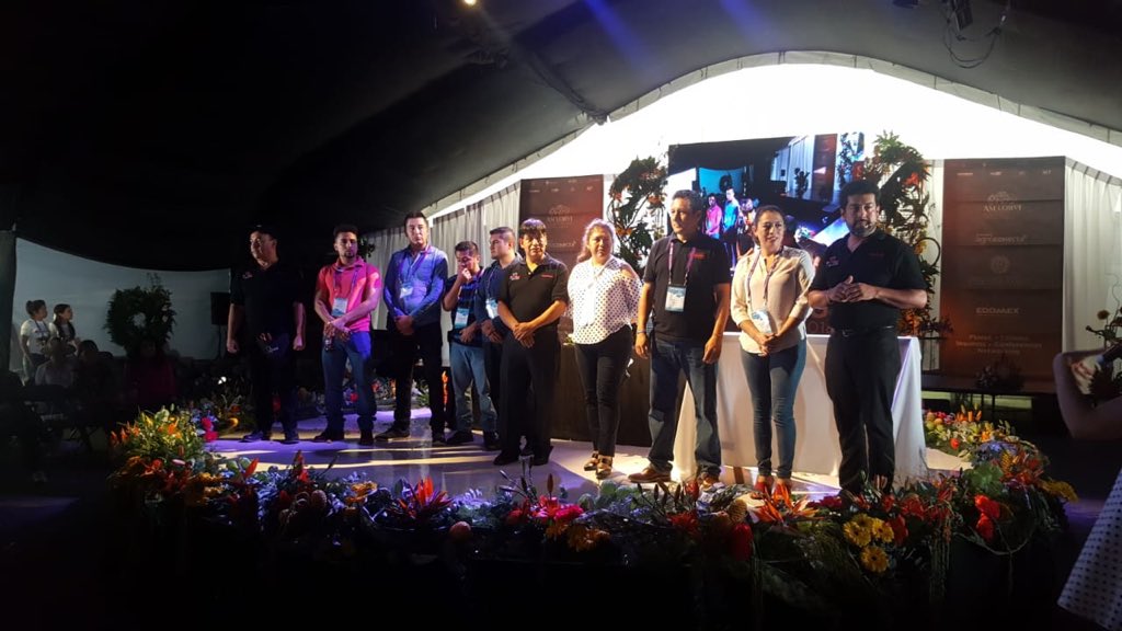 ExpoFlorVG's tweet photo. Cerramos con broche de oro Expo Flor 2018: durante 3 días pudimos conocer más de floristería con expertos y acercar a emprendedores con autoridades. ¡Gracias a todos los que hicieron posible este gran evento! https://t.co/QcRhRv9tJP