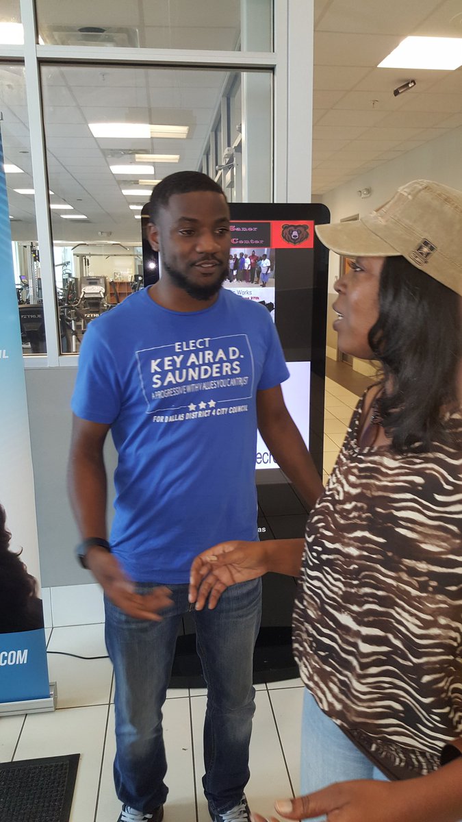tyrunwrites's tweet photo. @niquealex Great seeing you today at the City Council Community Dist. 4 Forum. Keep up the GREAT Work in the Communities 😉👏🏾#NextGenerationActionNetwork https://t.co/ttESfznAIQ