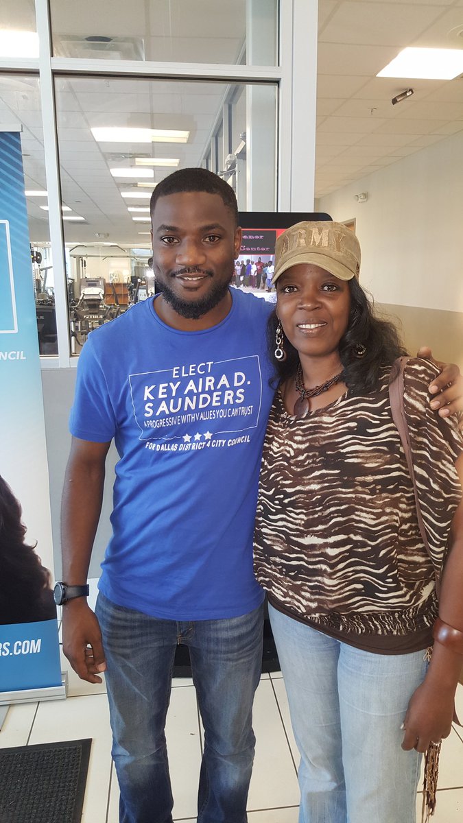 tyrunwrites's tweet photo. @niquealex Great seeing you today at the City Council Community Dist. 4 Forum. Keep up the GREAT Work in the Communities 😉👏🏾#NextGenerationActionNetwork https://t.co/ttESfznAIQ