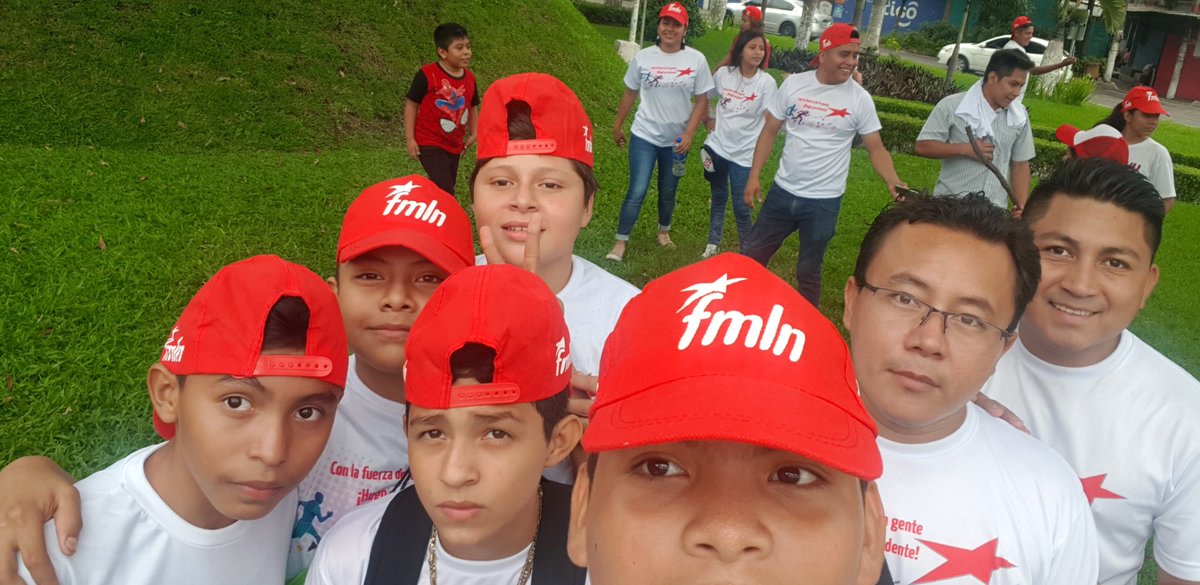 fmln_ss's tweet photo. Parte de la #JFMLN San Salvador ya en el Arbol de la Paz en el Recorrido de #AntorchaDeLaVictoria #HugoPresidente #KarinaVicepresidenta #ConLaFuerzaDeLaGente #VotaFMLN https://t.co/LOtMmIaAKj