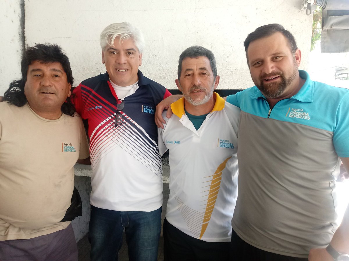 AlejEstrella's tweet photo. En el #CentroDeDesarrolloDeportivoGüemes #Güemes junto a los compañeros Lucas Segota, Zurdo "Jorgito" Benavidez y José Taborda Finchaco. https://t.co/vJ9pXbCTnE