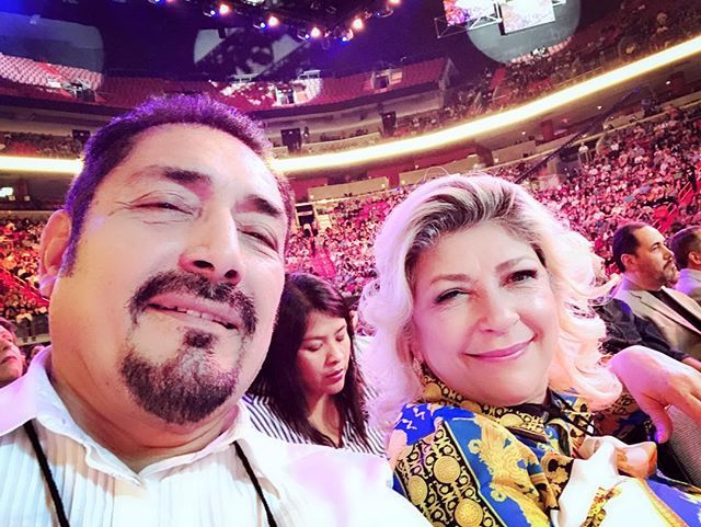 ApostolJLLP's tweet photo. 25 años juntos como pastores fundadores de la Nueva Generación Internacional y 30 años como hijos de Dios nacidos de nuevo, !!juntos para siempre!! https://t.co/7tvTSVYQoe